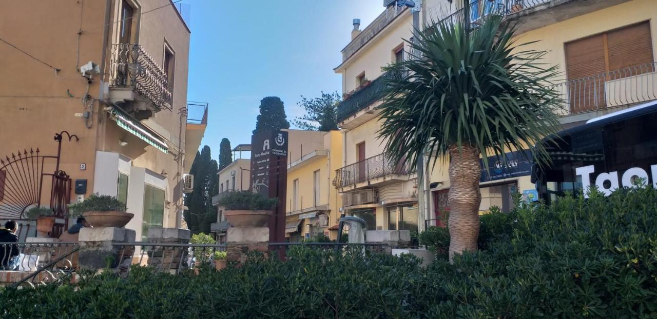 Joy Apartment Taormina Buitenkant foto